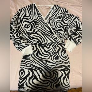 Story On Dress Long sleeve Size L Animal print Black and White Normal wear